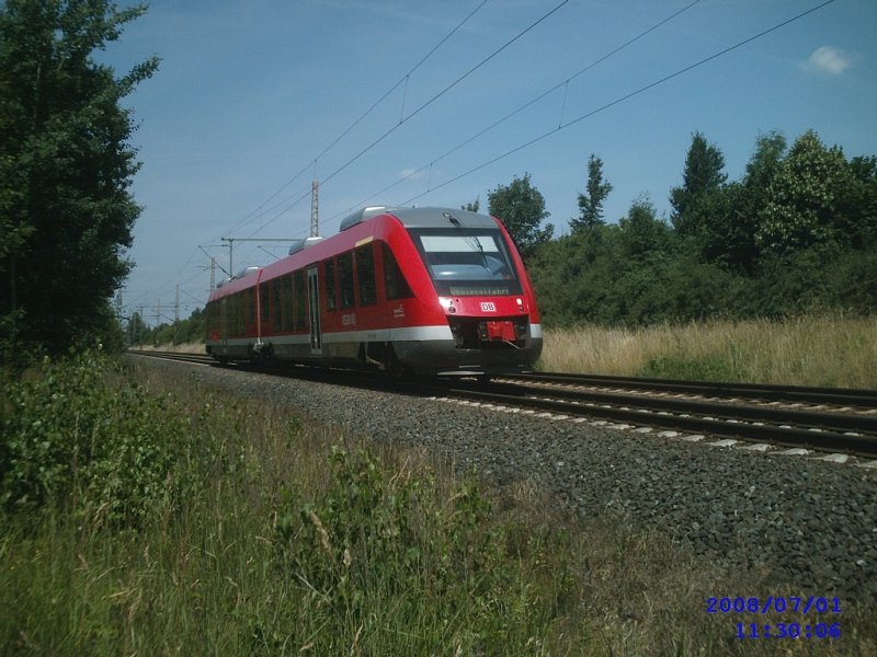 Zwischen Vhkum und Peine am 01.07.2008 ein 648 auf der 
Reise nach Salzgitter (Alstom-LHB)