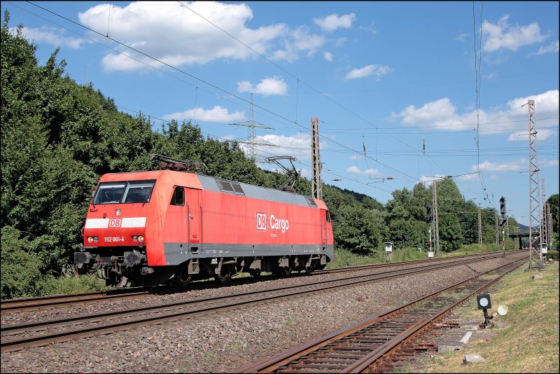 Zw�lf harte Betriebsjahre haben die 152 001 stark gezeichnet. Ein Besuch in Dessau w�re villeicht mal nicht schlecht. Am Abend des 23.06.2008 ist 152 001 bei Plettenberg auf dem Weg ins Ruhrgebiet.
