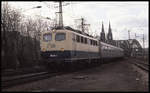 110120 fährt am 25.3.1993 um 14.31 Uhr mit dem E aus Kleve in Köln Deutz ein.