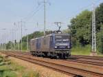 143 571-8 (RBH 119)  und 143 056-0 (RBH 114) der RBH Logistics GmbH als Lokzug auf dem südlichen Berliner Außenring.am 22.